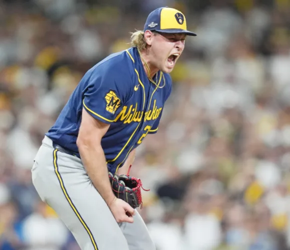 Milwaukee advances to NLCS